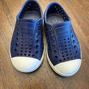 Size 6 Navy Jefferson Natives